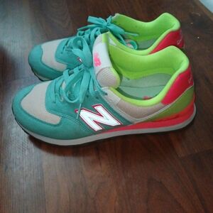 Women's New Balance 574 Size 9